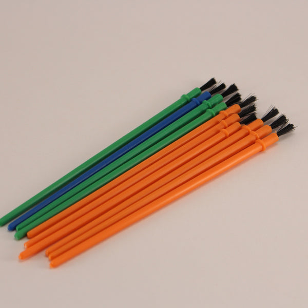 Plastic brushes (10 per pack)